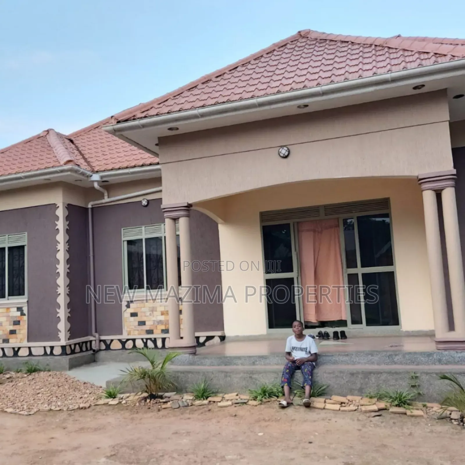 3bdrm Bungalow in Kawempe Kawanda, Central Division for sale