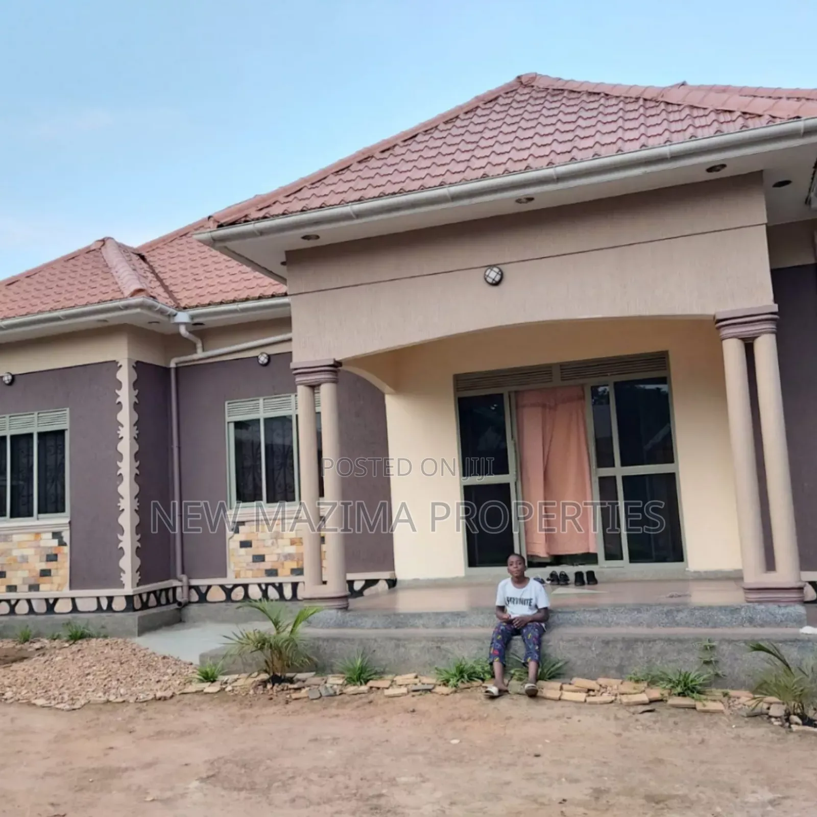 3bdrm Bungalow in Kawempe Kawanda, Central Division for sale