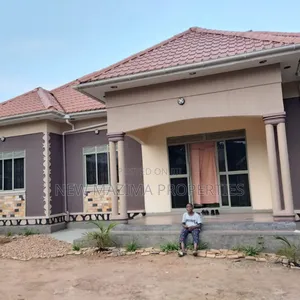 3bdrm Bungalow in Kawempe Kawanda, Central Division for sale