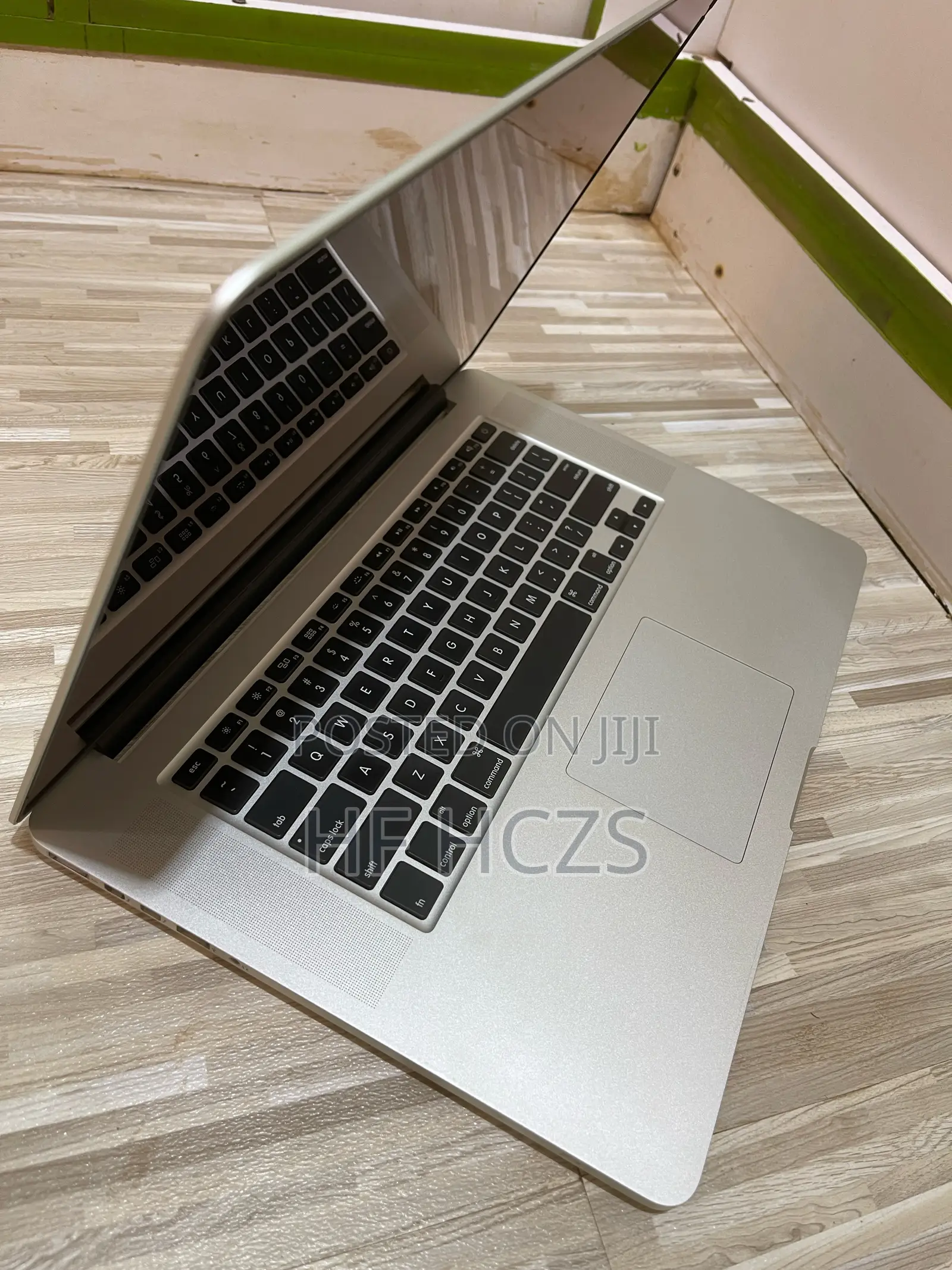 Laptop Apple MacBook Pro 8GB Intel Core I7 SSD 128GB