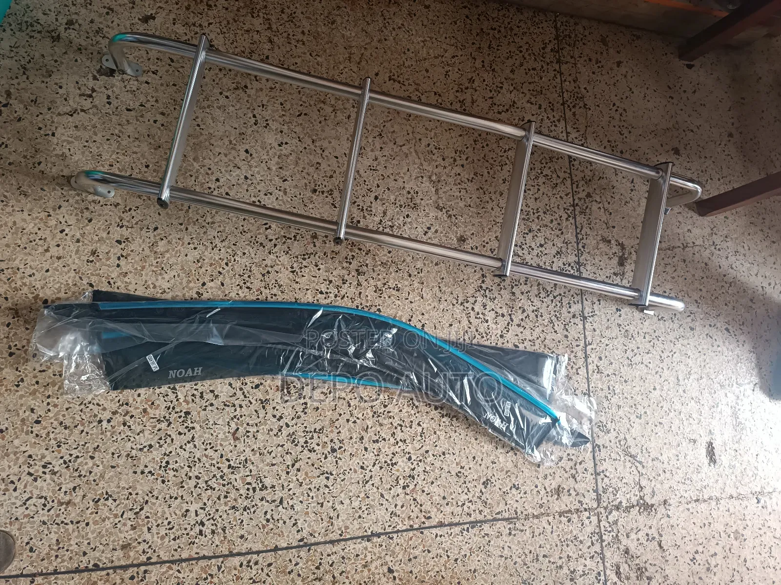 Noah Rain Guards and Rear Door Ladder 