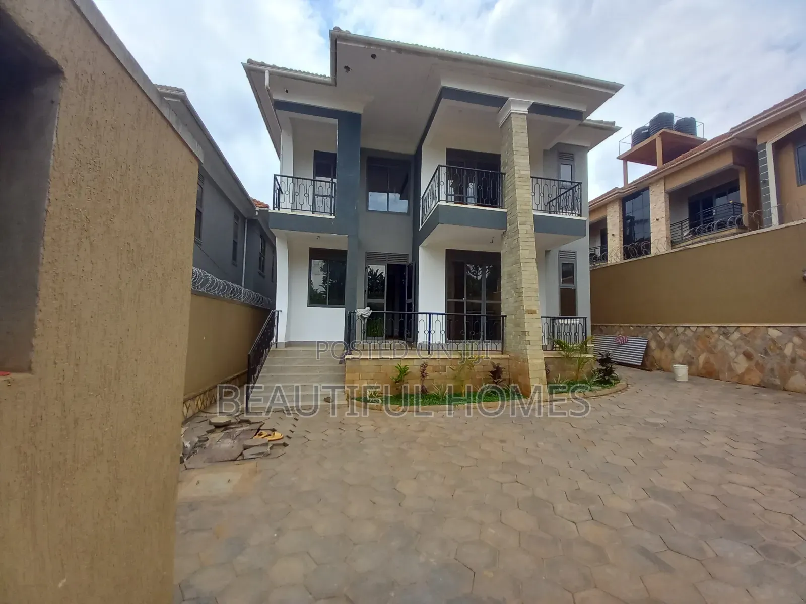 Furnished 4bdrm Duplex in Kira Rich, Central Division for sale