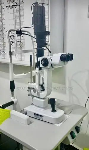 Magnification Slit Lamp