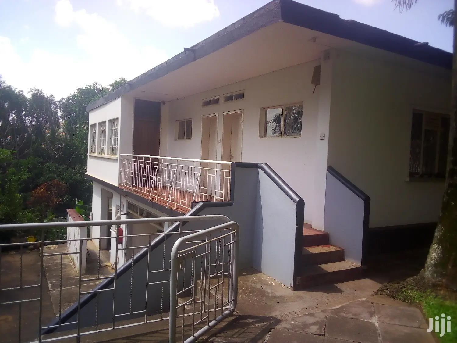 Five Bedroom House In Kololo For Rent
