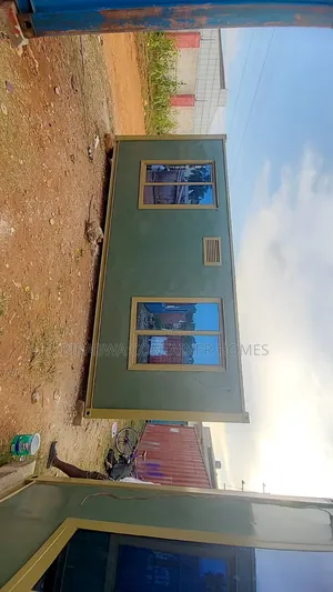 Photo - 20ft Office Vernished Container