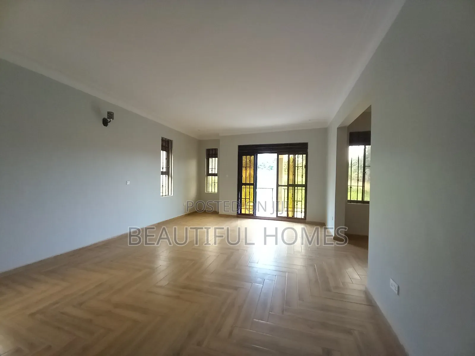 Furnished 4bdrm House in Kira for sale