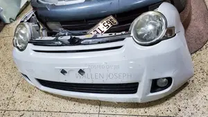 Photo - Toyota Sienta Nosecut