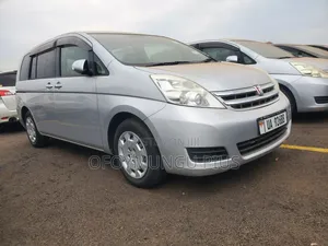 Photo - Toyota ISIS 1.8 G 2WD 2010 Silver