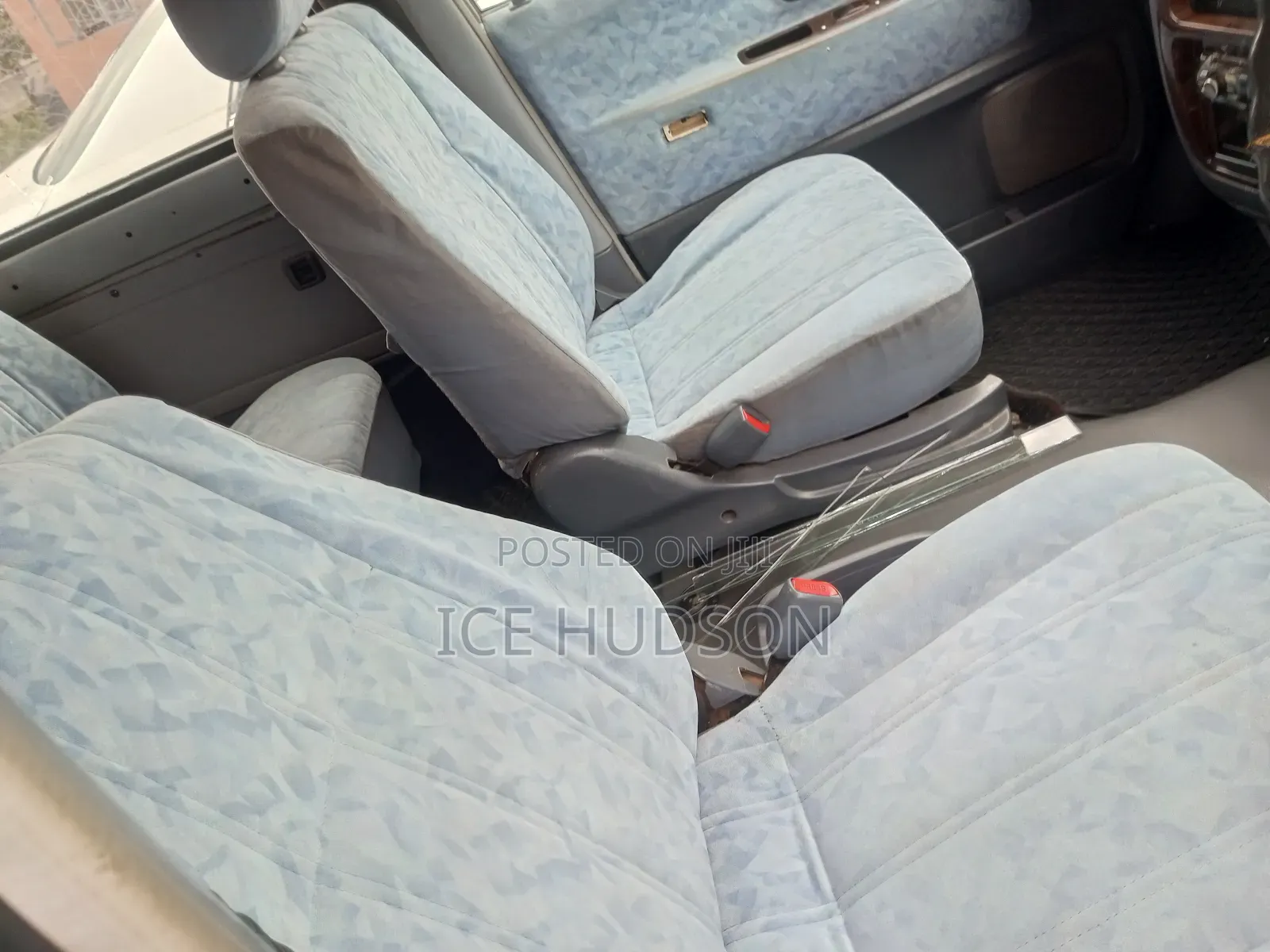 Toyota TownAce Noah 2000 Purple