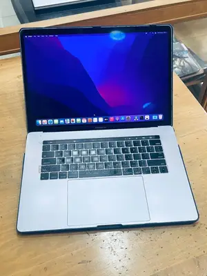 Laptop Apple MacBook Pro 2016 16GB Intel Core I7 SSD 512GB