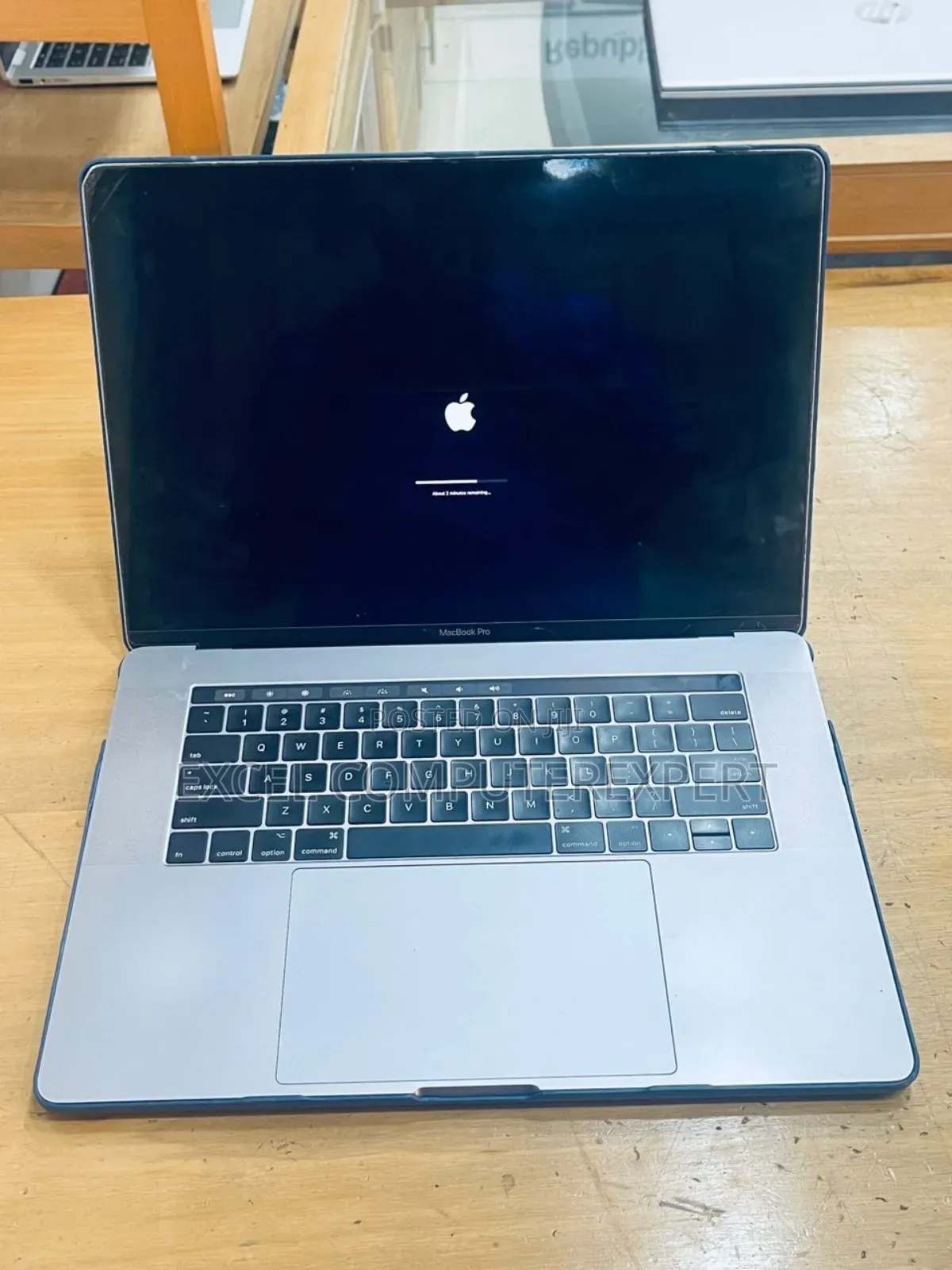 Laptop Apple MacBook Pro 2016 16GB Intel Core I7 SSD 512GB