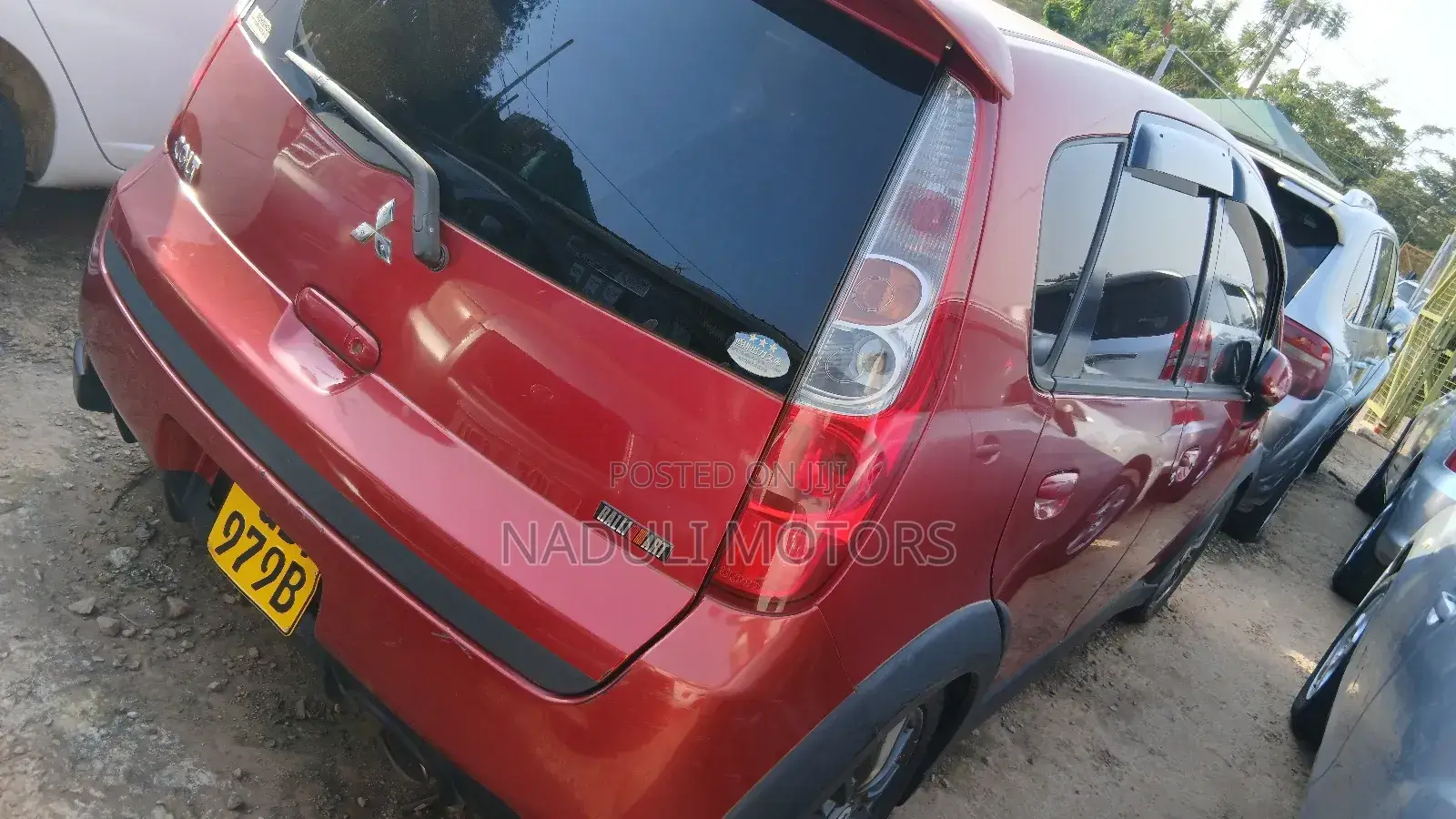 Mitsubishi Colt 2016 Red