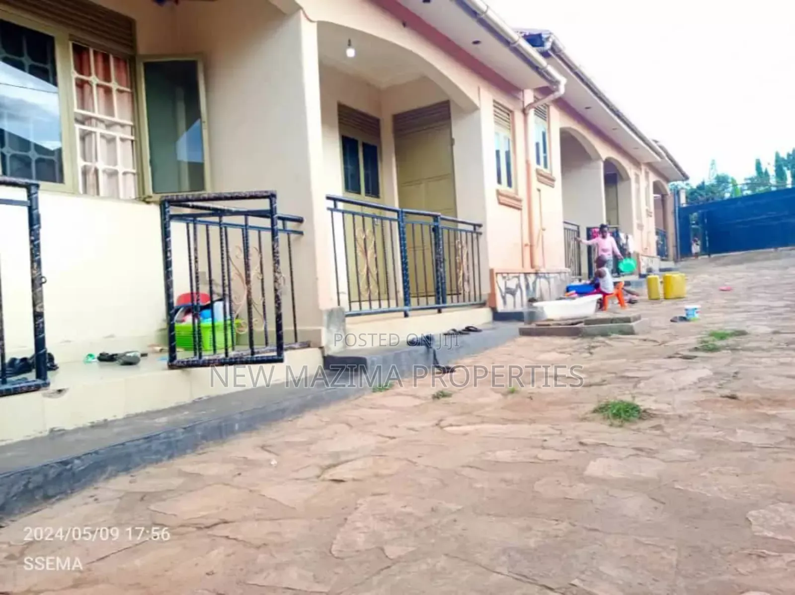 6bdrm House in Bulenga Town, Central Division for sale