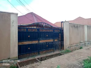 6bdrm House in Bulenga Town, Central Division for sale