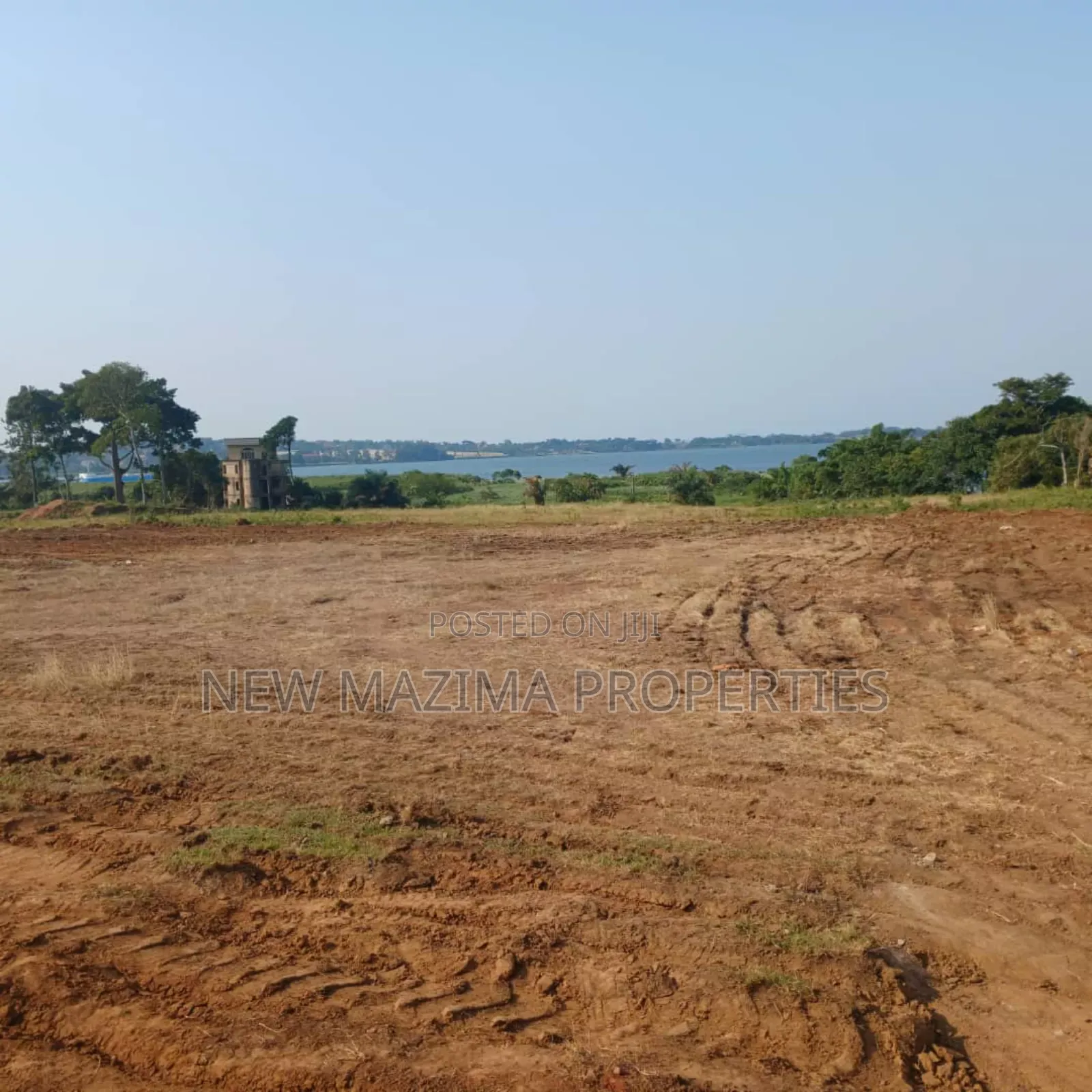 Plots With Million View of Lake Quicksale of Kawuku Ntebe Rd