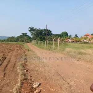 Plots With Million View of Lake Quicksale of Kawuku Ntebe Rd