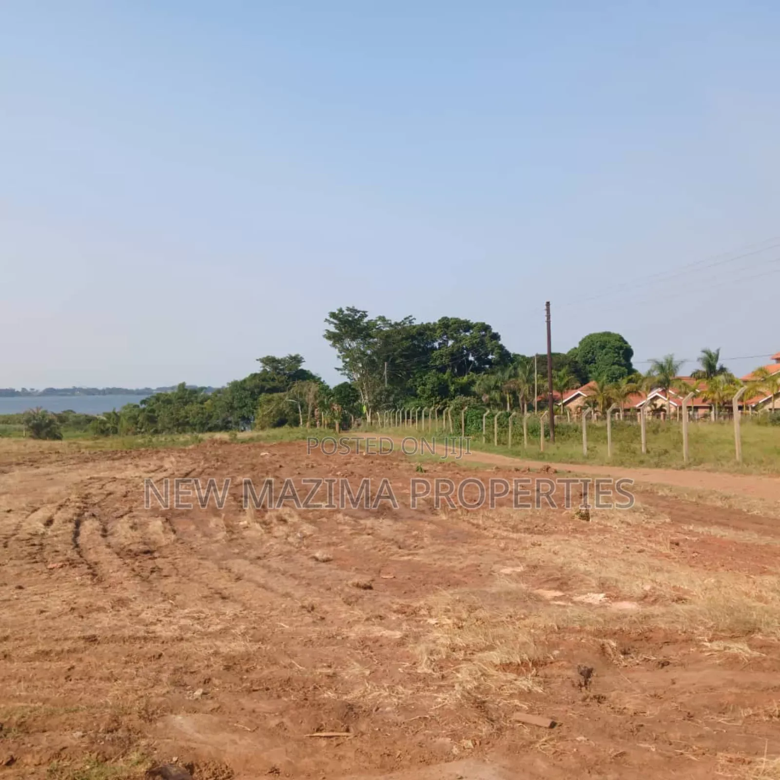 Plots With Million View of Lake Quicksale of Kawuku Ntebe Rd
