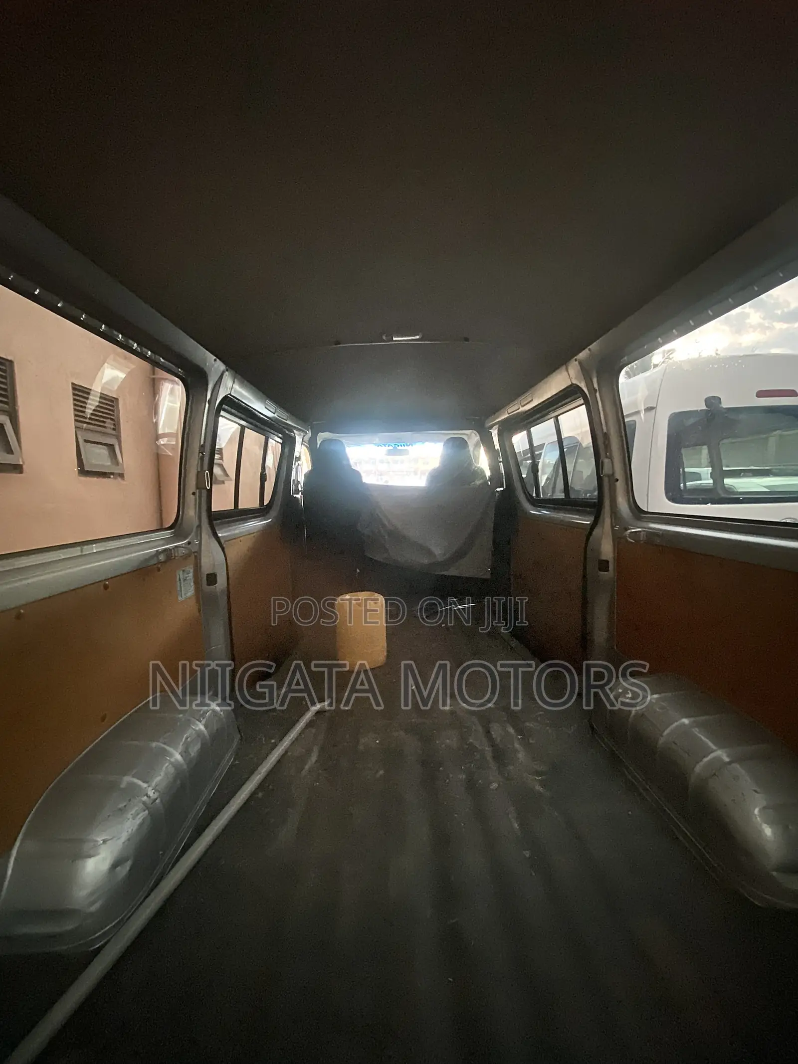 Toyota HiAce 2012 Silver