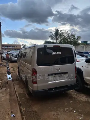 Toyota HiAce 2012 Silver
