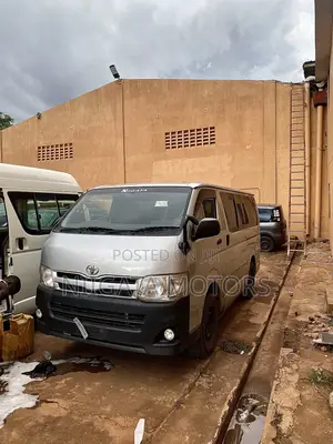 Toyota HiAce 2012 Silver