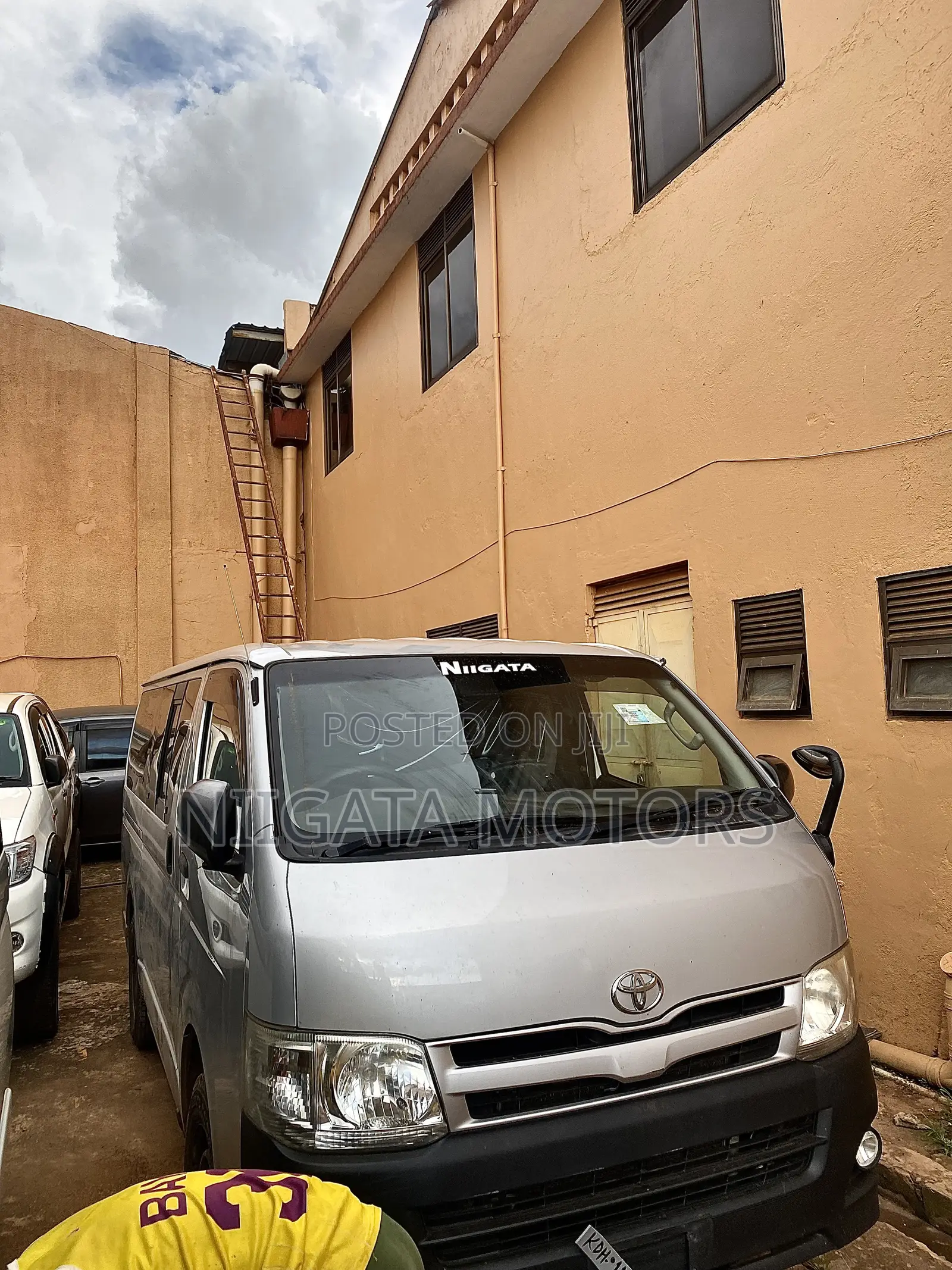 Toyota HiAce 2012 Silver