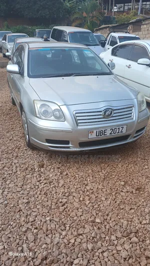 Photo - Toyota Avensis 2.0 Sedan 2003 Gray