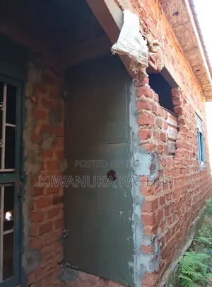 2bdrm Bungalow in Nansana, Nabweru for sale