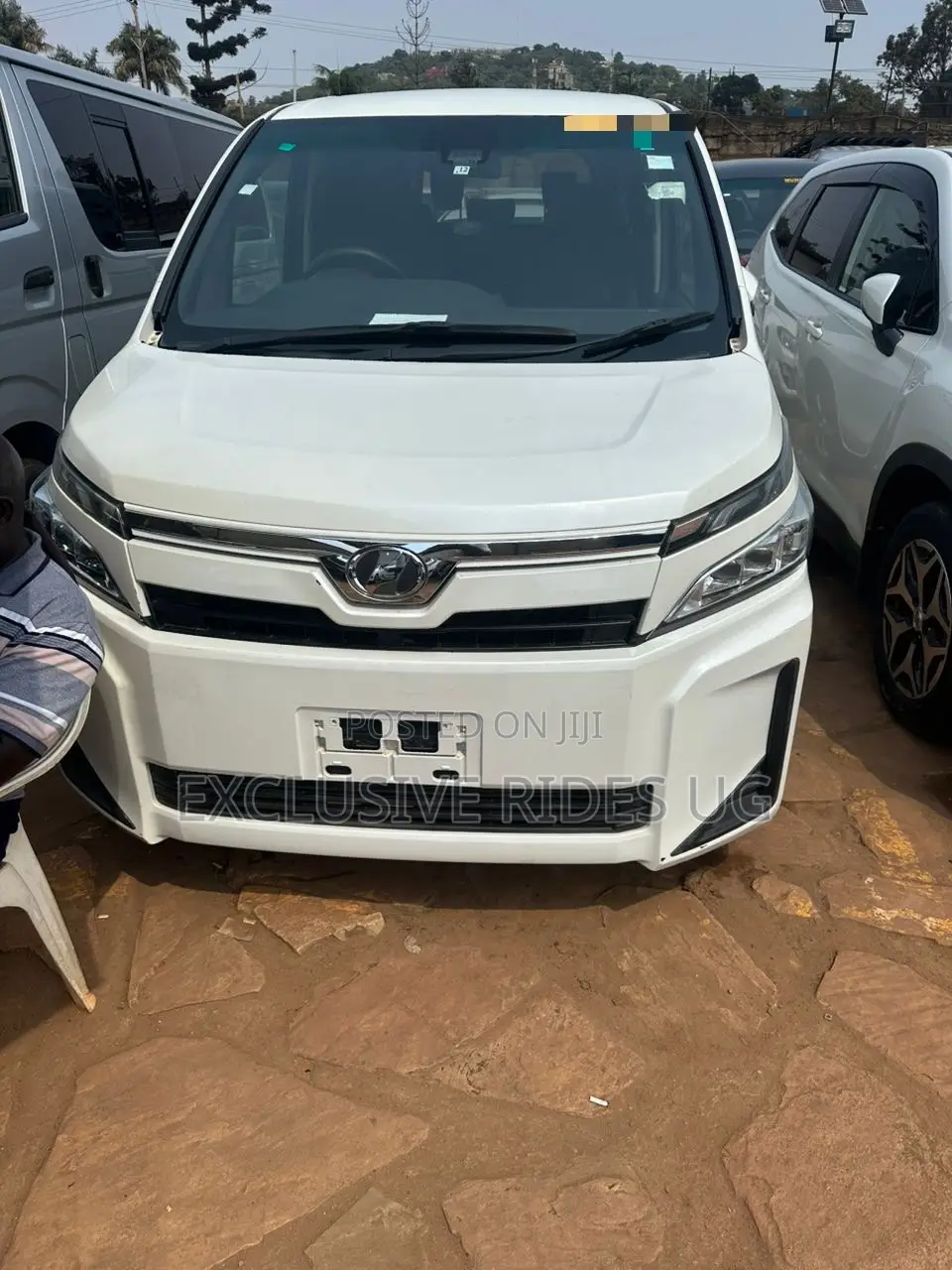 Toyota Voxy 2017 White