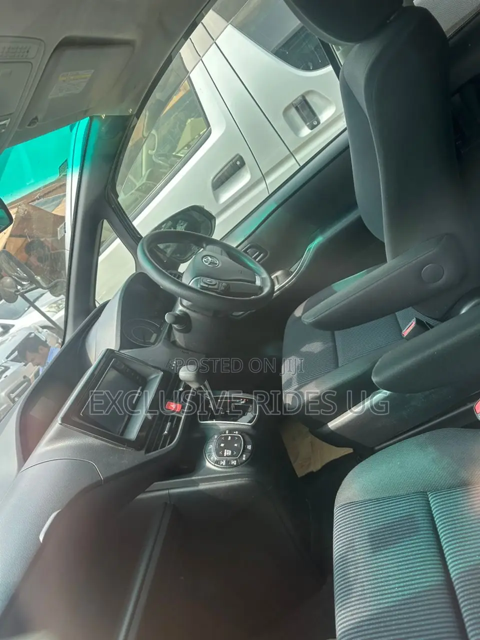 Toyota Voxy 2017 White