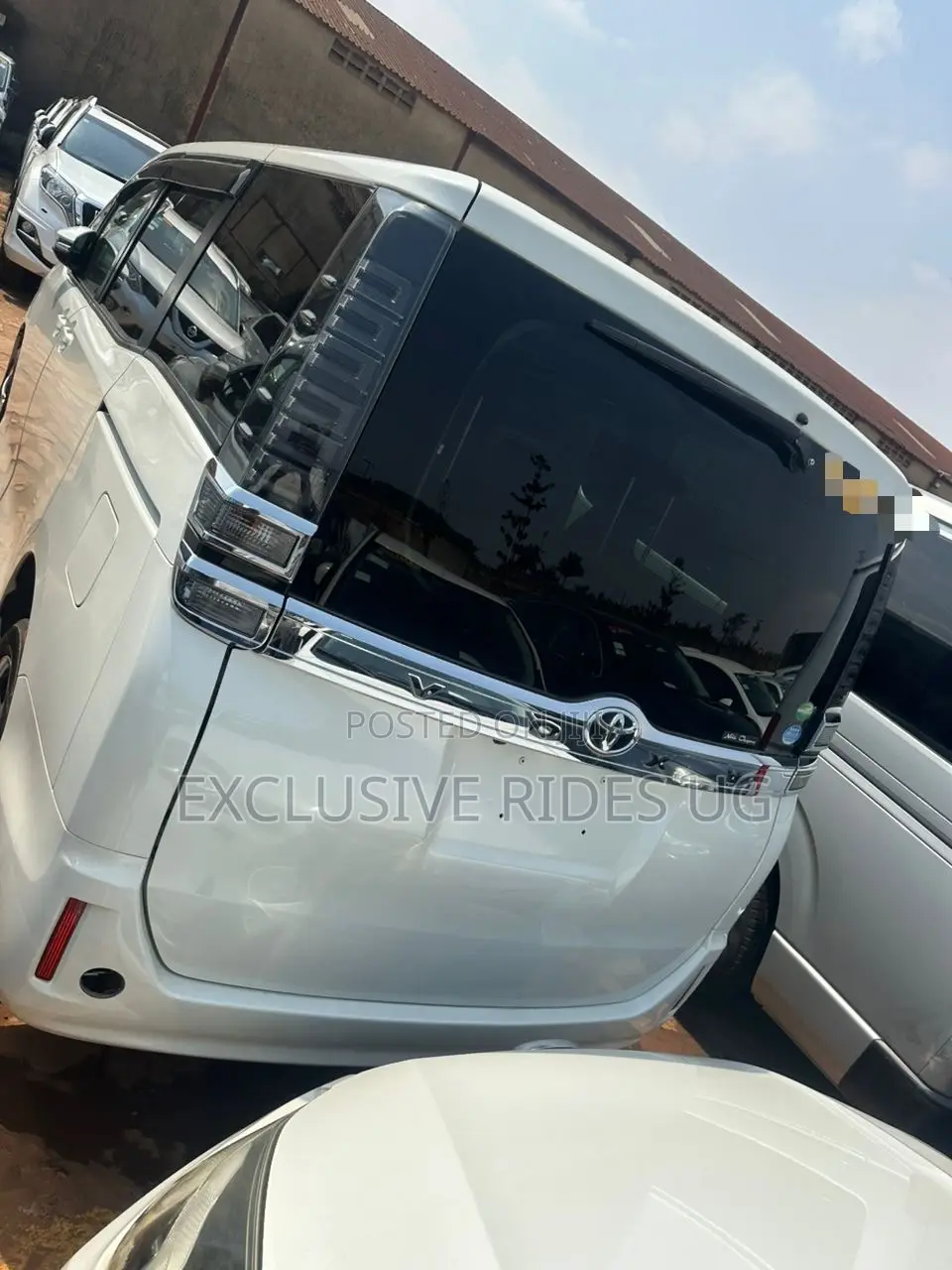 Toyota Voxy 2017 White