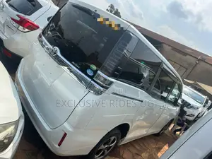 Toyota Voxy 2017 White