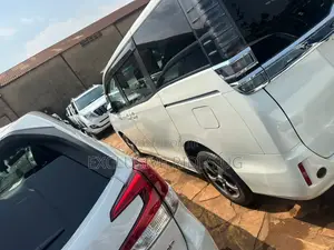 Toyota Voxy 2017 White