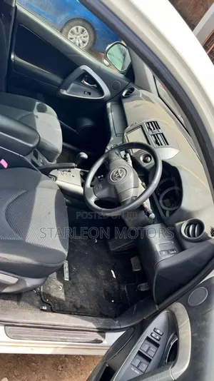 Toyota RAV4 2.5 2010 White