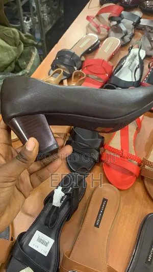 Ladies Classy Block Heel Closed Shoe
