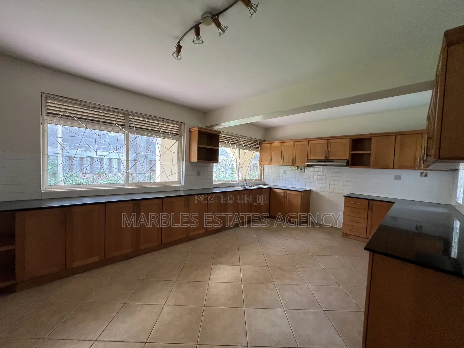 5bdrm Villa in Naguru, Central Division for rent