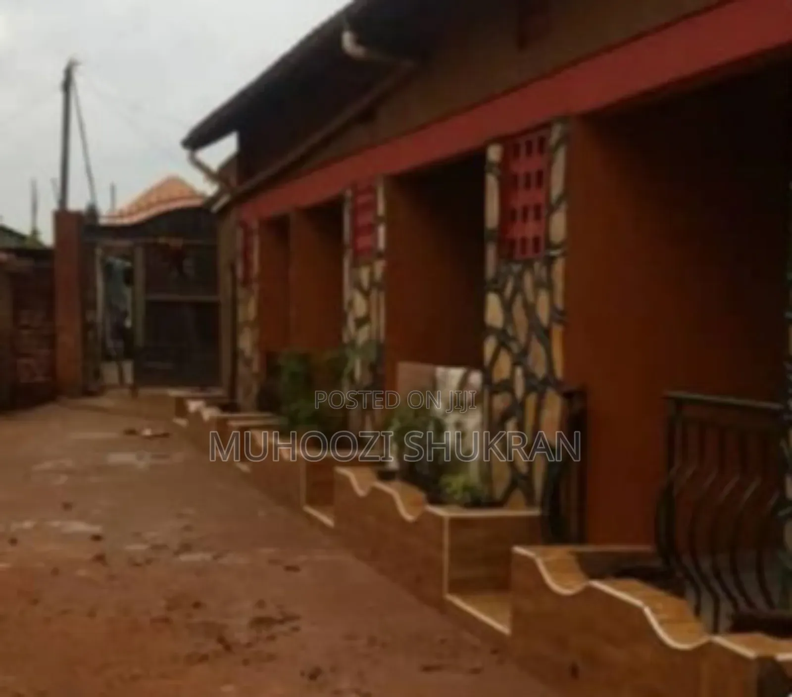 4bdrm Apartment in Ssabagabo-Makindye for sale