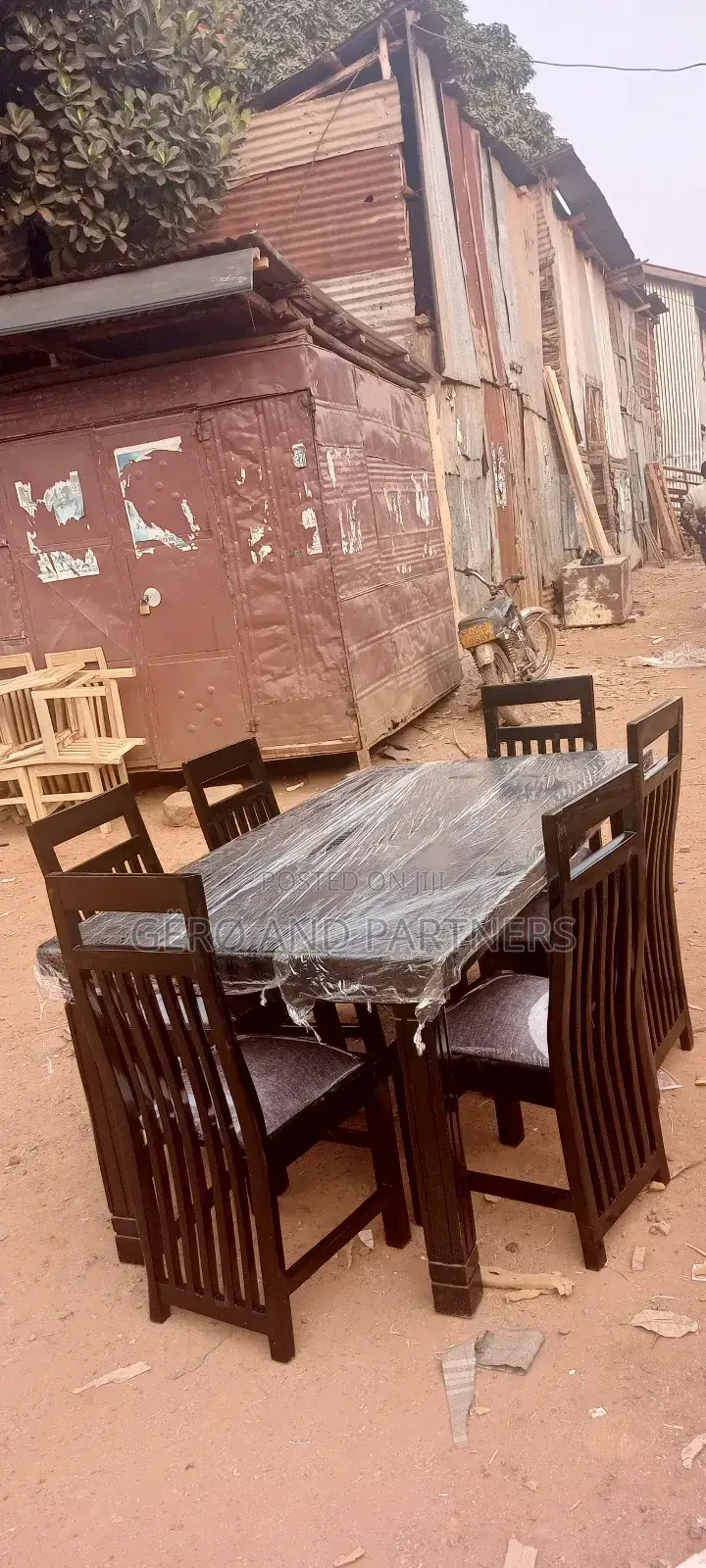 Very New Modern Six Seater Dining Table