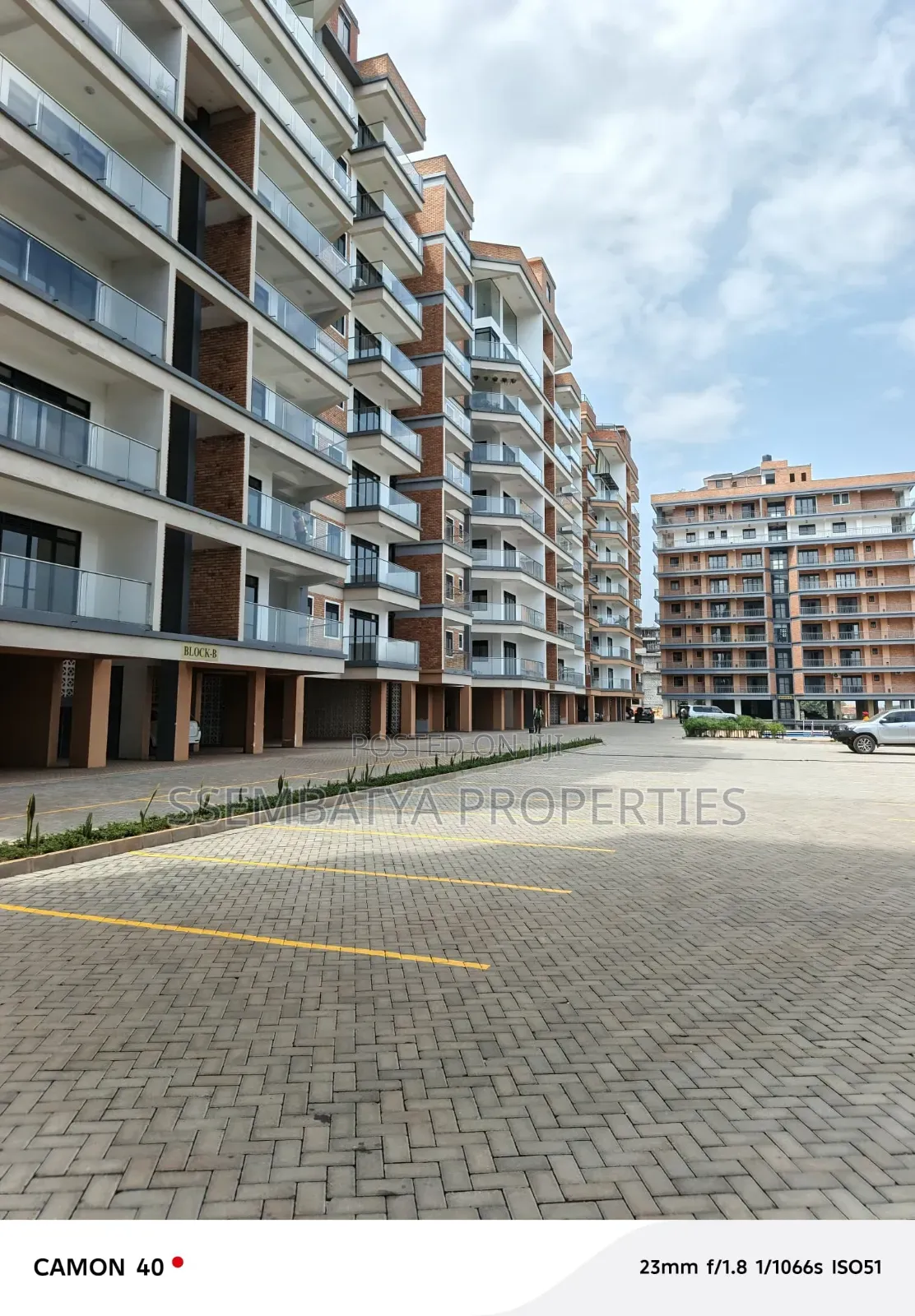 2bdrm Block of Flats in Kigo Heights, Makindye for sale