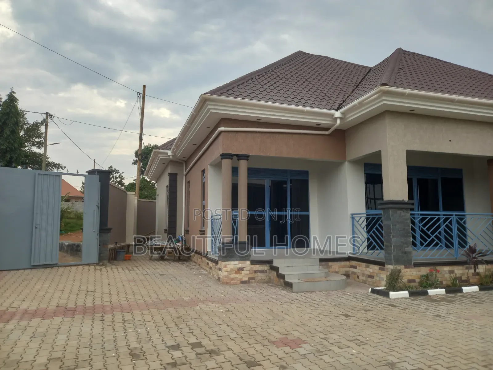 Furnished 4bdrm House in Kira for sale
