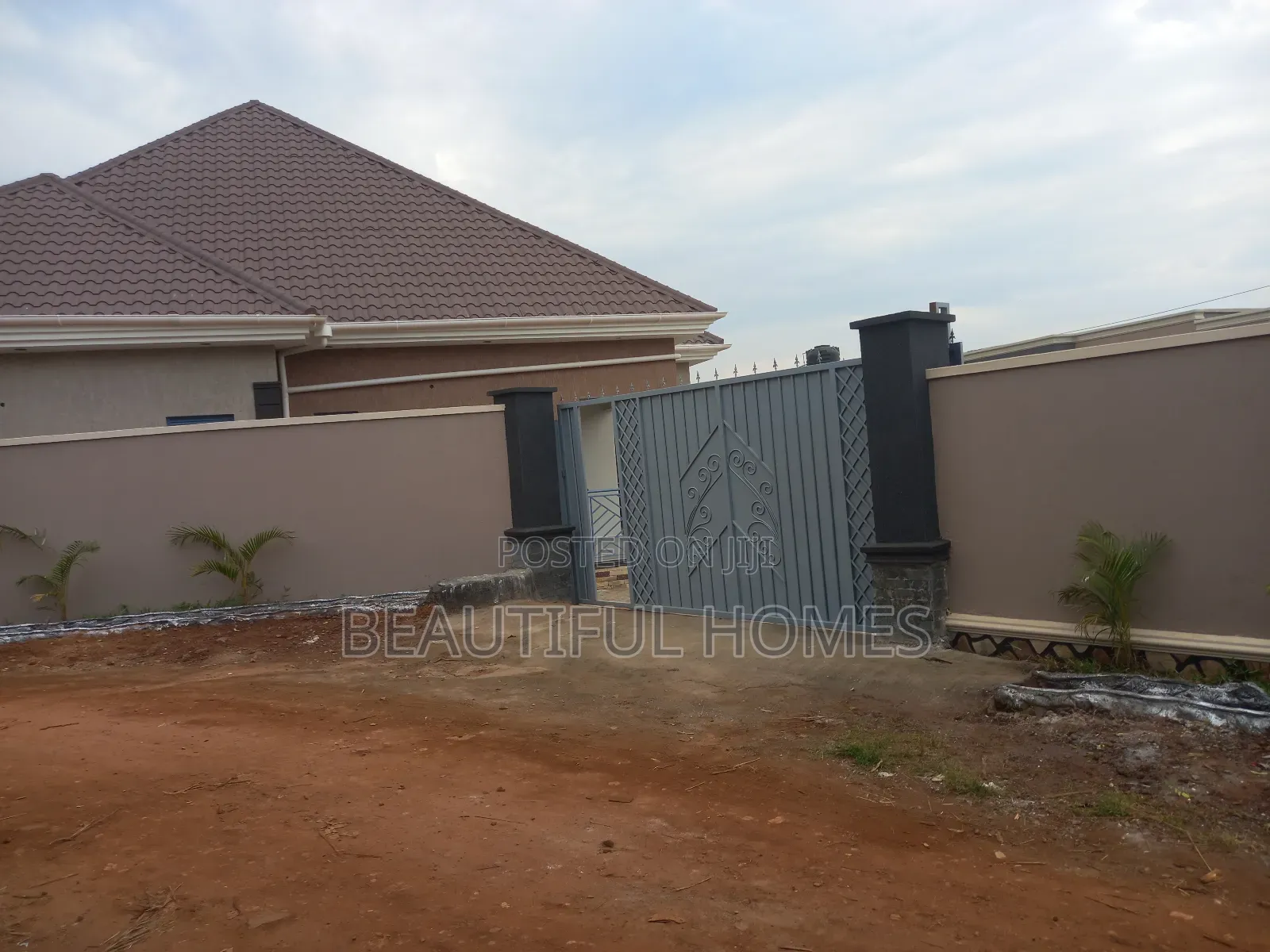 Furnished 4bdrm House in Kira for sale