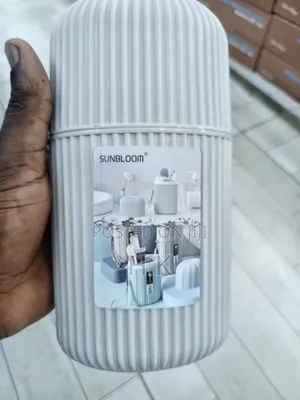 Sunbloom Portable Toothbrush and Toothpaste Travel Case