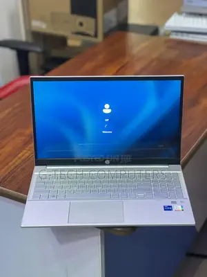 New Laptop HP Pavilion 15-Eh0050wm 16GB Intel Core I7 SSD 512GB