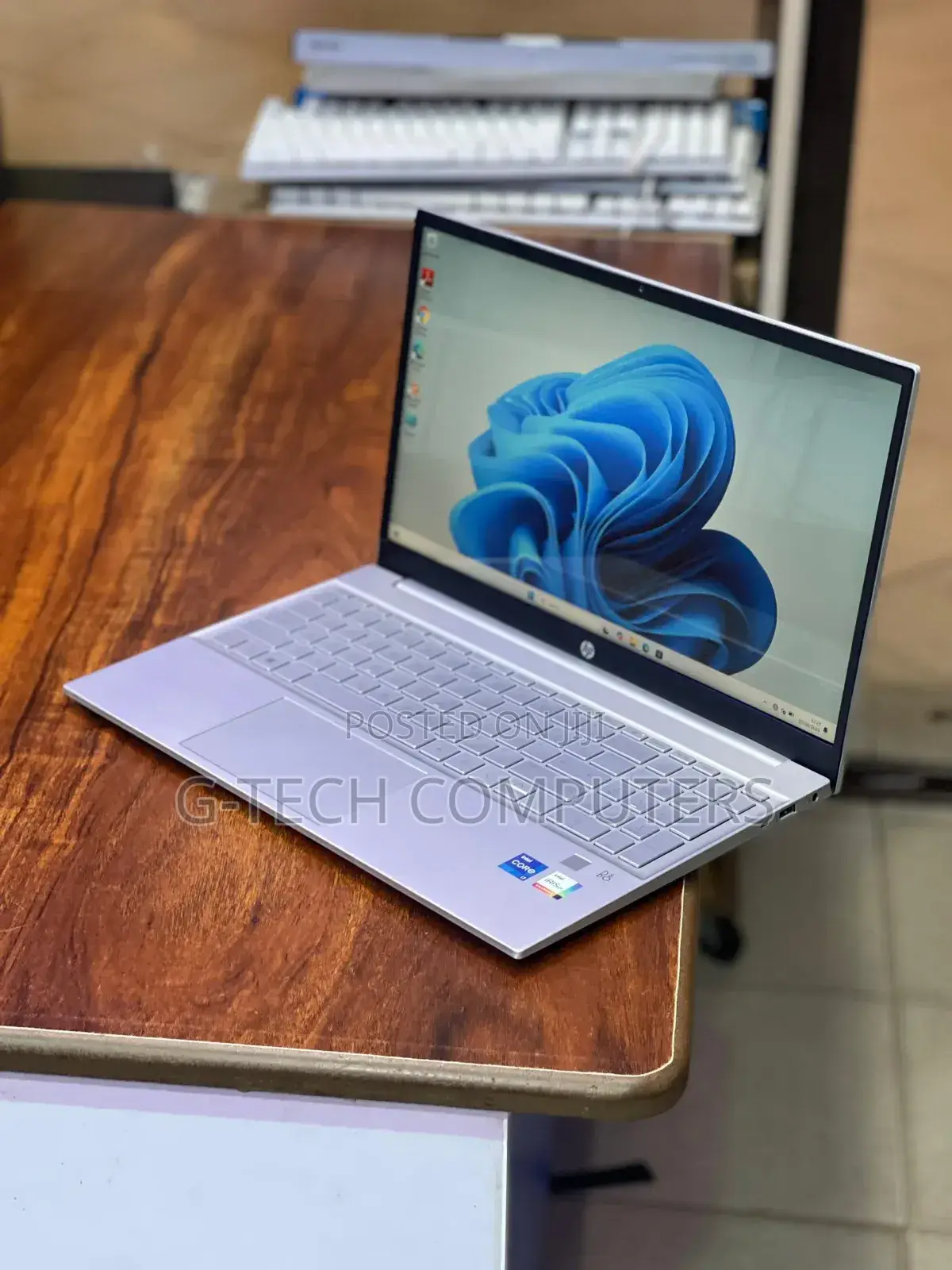 New Laptop HP Pavilion 15-Eh0050wm 16GB Intel Core I7 SSD 512GB