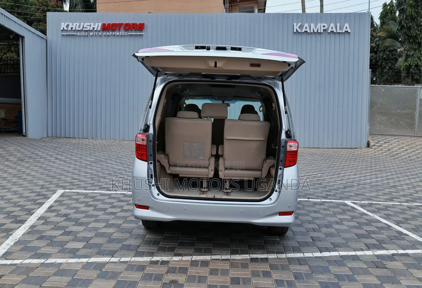 Toyota Alphard 2012 Silver