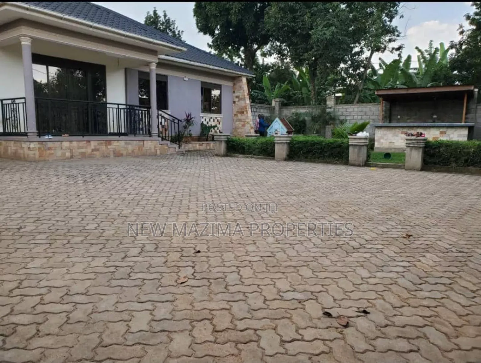 3bdrm Bungalow in Kawempe Kawanda, Central Division for sale