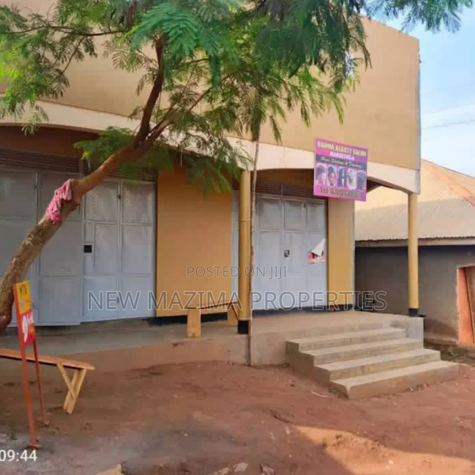 Two Commercial Shops With More Two Singles Rentals Onsale