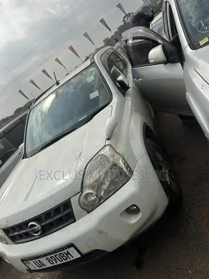 Nissan X-Trail 2.0 Petrol XE 2011 White