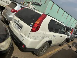 Nissan X-Trail 2.0 Petrol XE 2011 White