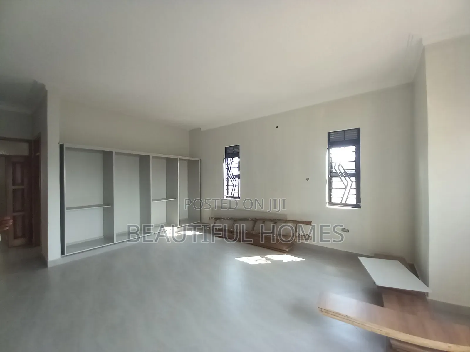 Furnished 4bdrm Bungalow in Kira for sale