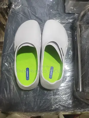 Theatre Crocs